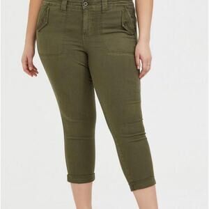 (16) Torrid Crop Aviator Skinny Stretch Twill Mid-Rise Pant